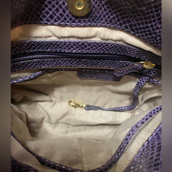 Michael Kors Chelsea Snakeskin Embossed Crossbody Shoulder Bag - Picture 4 of 11